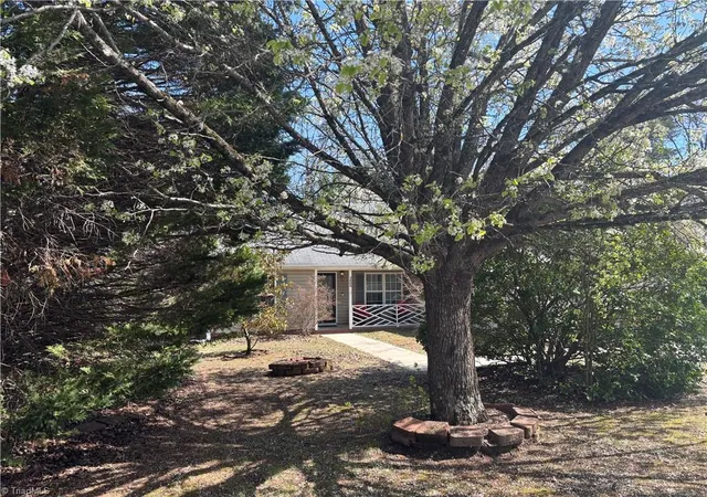 Photo 2 of Single family home for sale at 3009 Brookrun Dr, Jamestown, NC 27282 | MLS# 1230080 | Listing updated on 2026-08-25