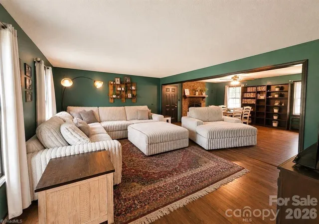 Photo 2 of Sale Pending at 6127 Winview Heights St, Clemmons, NC 27012 | MLS# 1233139 | Listing updated on 2026-08-31