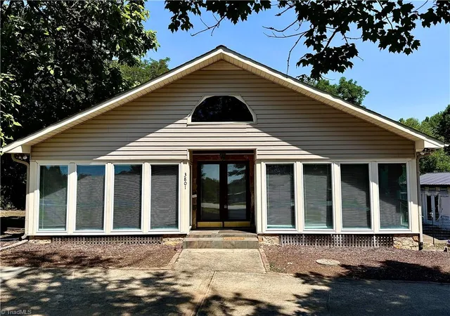 Photo 1 of Single family home for sale at 3801 Oak Ridge Rd, Summerfield, NC 27358 | MLS# 1228018 | Listing updated on 2026-08-31