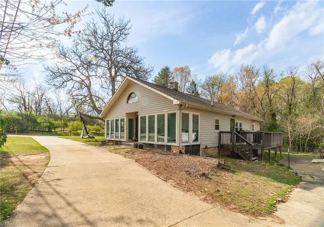 Photo 4 of Single family home for sale at 3801 Oak Ridge Rd, Summerfield, NC 27358 | MLS# 1228018 | Listing updated on 2026-08-31