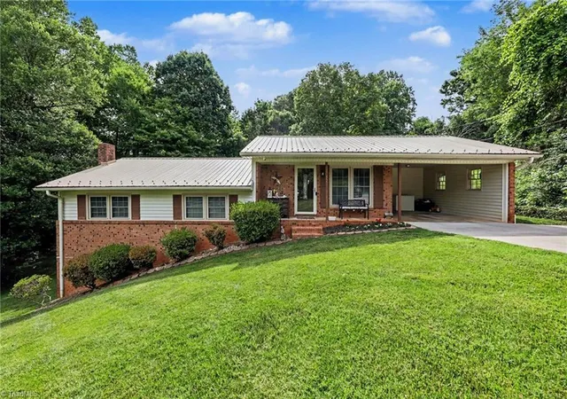 Photo 2 of Single family home for sale at 352 William Ln, Lexington, NC 27295 | MLS# 1229149 | Listing updated on 2026-08-15