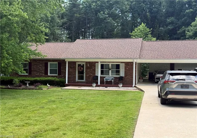 Homes for sale in North Wilkesboro, NC | 128 Hickory Hollow Rd, North Wilkesboro, NC 28659 | MLS# 1225777