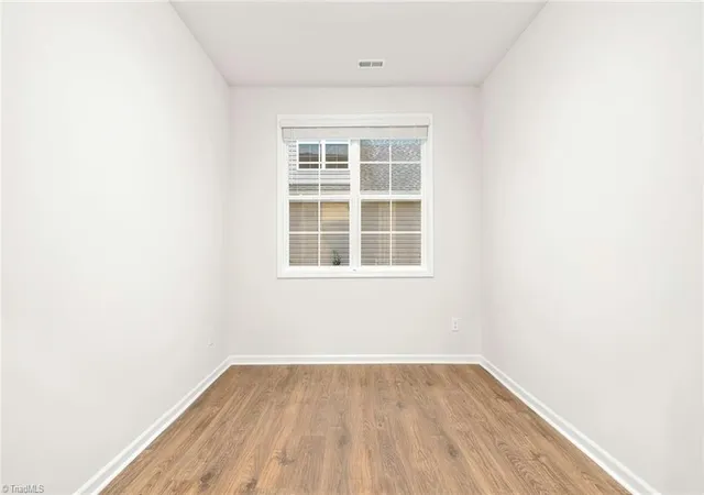 4th image of 204 Mary Montrose Blvd, Jamestown, NC 27282 | MLS# 1215943