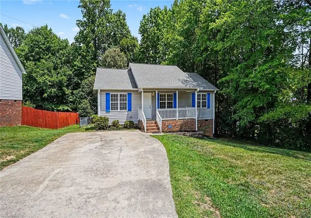 2nd image of 2 Leaf Ridge Ct, Thomasville, NC 27360 | MLS# 1223338
