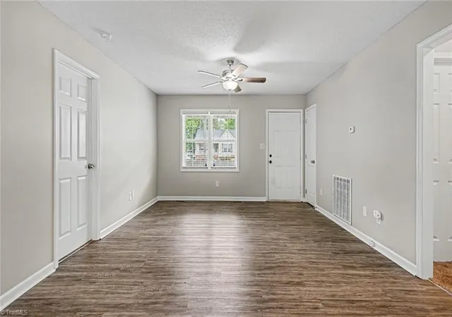 3rd image of 2 Leaf Ridge Ct, Thomasville, NC 27360 | MLS# 1223338
