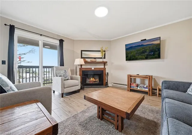 Listing Photo 4 - Condo for sale in building located at 301 Pinnacle Inn Rd, Banner Elk, NC 28604 - Unit #2116