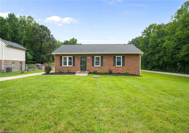 Photo 1 of Single family home for sale at 5006 Woodsboro Ln, Winston Salem, NC 27105 | MLS# 1231069 | Listing updated on 2026-09-14