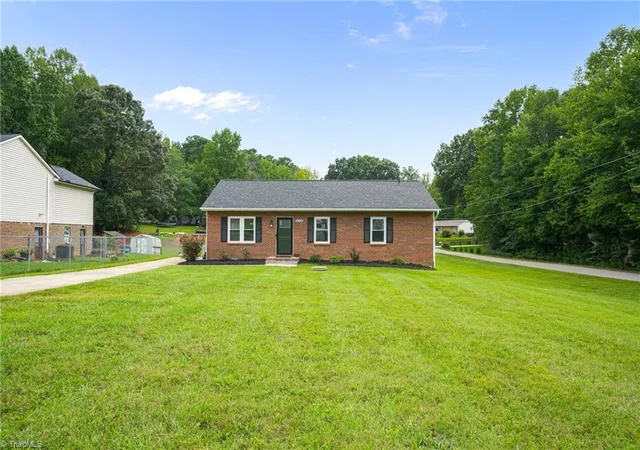 Photo 2 of Single family home for sale at 5006 Woodsboro Ln, Winston Salem, NC 27105 | MLS# 1231069 | Listing updated on 2026-09-14