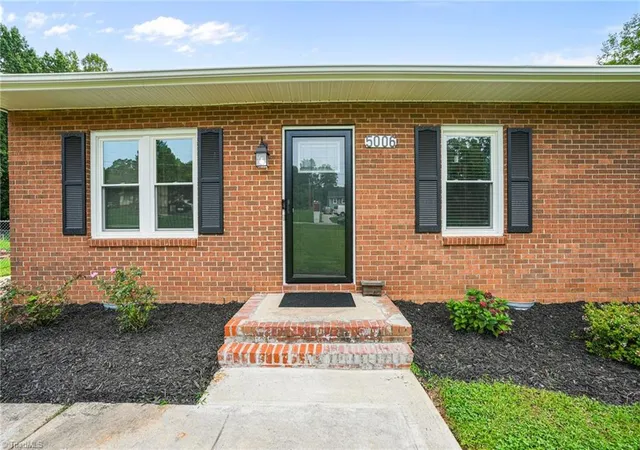 Photo 3 of Single family home for sale at 5006 Woodsboro Ln, Winston Salem, NC 27105 | MLS# 1231069 | Listing updated on 2026-09-14