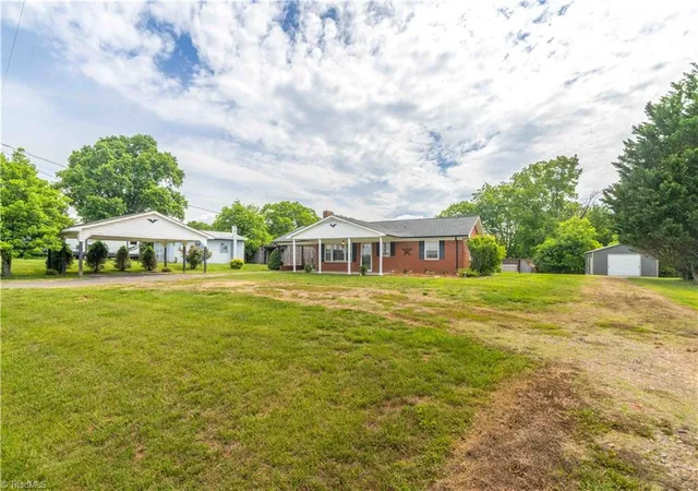 Homes for sale in Mount Airy, NC | 1427 Reeves Mill Rd, Mount Airy, NC 27030 | MLS# 1222877