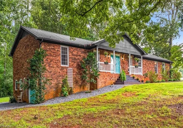 Photo 3 of Sale Pending at 681 Foxcroft Dr, Lexington, NC 27292 | MLS# 1233993 | Listing updated on 2026-09-02