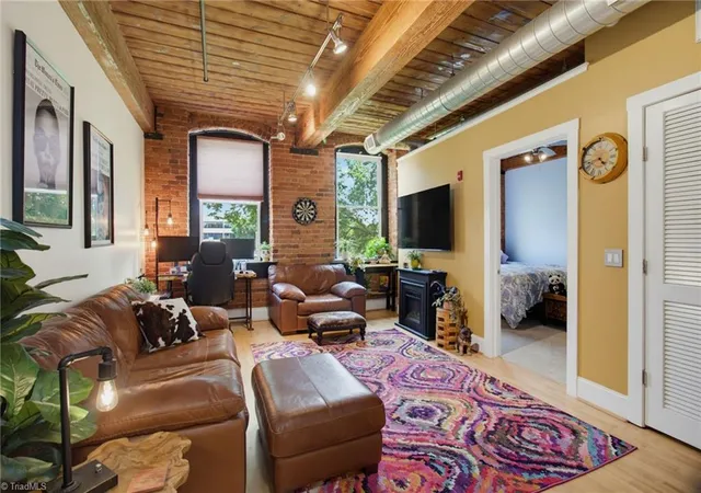 Photo 4 of Single family home for sale at 836 Oak St #306, Winston Salem, NC 27101 | MLS# 1228911 | Listing updated on 2026-10-07