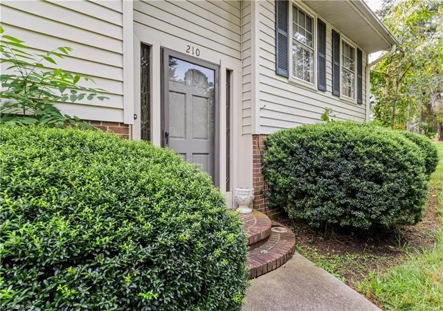 Photo 3 of Single family home for sale at 210 Knoxwood Rd, Winston Salem, NC 27107 | MLS# 1231045 | Listing updated on 2026-08-19