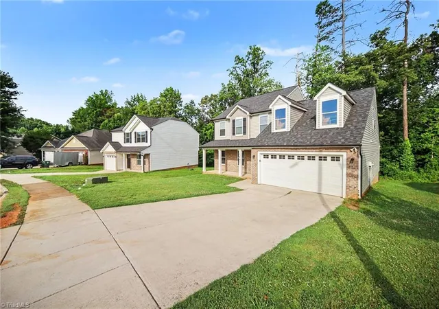 2nd image of 1462 Mayfair Dr, Conover, NC 28613 | MLS# 1225636