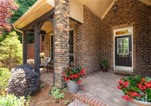 5th image of 1303 Westridge Forest Ct, Greensboro, NC 27410 | MLS# 1224046