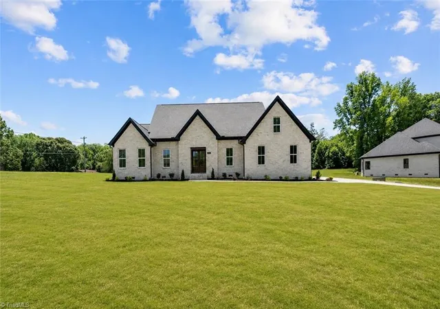 2nd image of 101 Maxmillan Dr, Greensboro, NC 27406 | MLS# 1218071