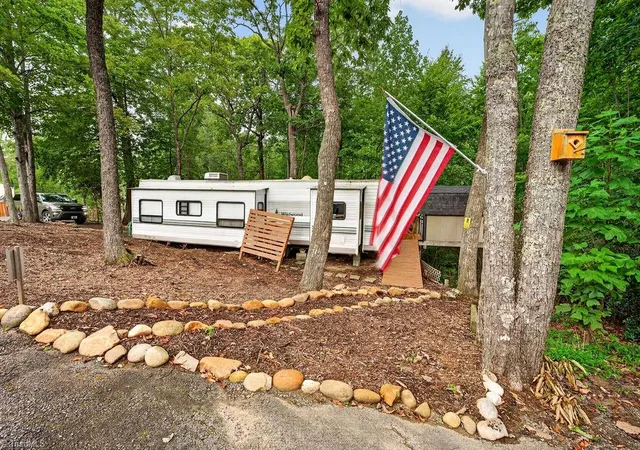 Photo 2 of Manufactured home for sale at 189 Club House Dr, Ennice, NC 28623 | MLS# 1233266 | Listing updated on 2026-08-27