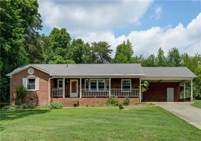 Homes for sale in Eden, NC | 159 Laurell Dr, Eden, NC 27288 | MLS# 1226418