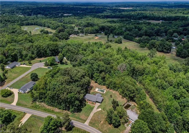 Homes for sale in Eden, NC | 159 Laurell Dr, Eden, NC 27288 | MLS# 1226418