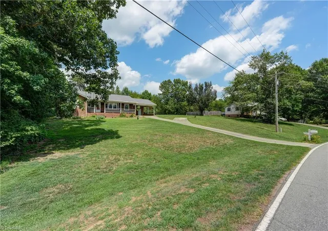 Homes for sale in Eden, NC | 159 Laurell Dr, Eden, NC 27288 | MLS# 1226418