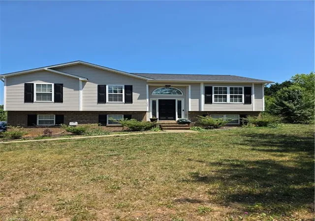 Homes for sale in Tobaccoville, NC | 7625 Stonewell Ln, Tobaccoville, NC 27050 | MLS# 1221953