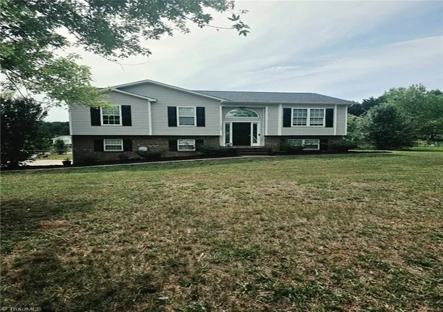 Homes for sale in Tobaccoville, NC | 7625 Stonewell Ln, Tobaccoville, NC 27050 | MLS# 1221953
