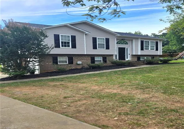 Homes for sale in Tobaccoville, NC | 7625 Stonewell Ln, Tobaccoville, NC 27050 | MLS# 1221953