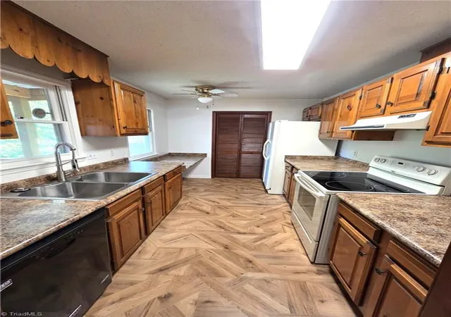 3rd image of 2603 Williams St, Greensboro, NC 27403 | MLS# 1222465