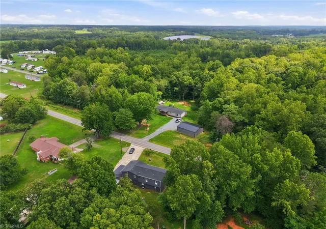 Photo 4 of Single family home for sale at 1224 Mizpah Church Rd, Reidsville, NC 27320 | MLS# 1230034 | Listing updated on 2026-09-30