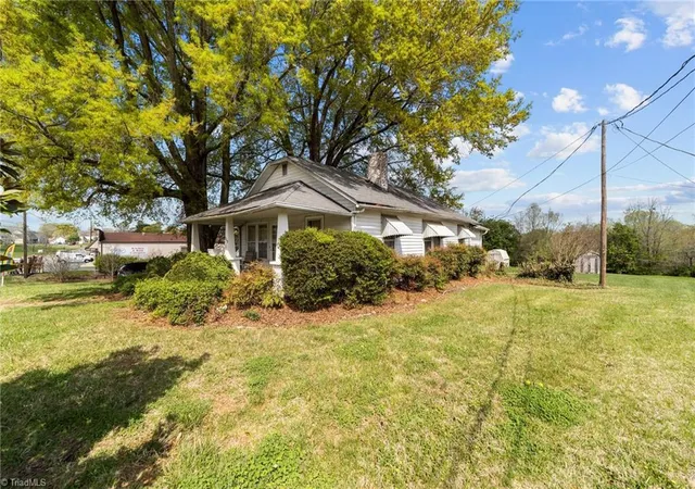 Photo 4 of Single family home for sale at 313 E King St, King, NC 27021 | MLS# 1176532 | Listing updated on 2026-07-10
