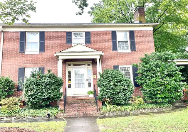 Photo 2 of Single family home for sale at 710 Sunset Dr, High Point, NC 27262 | MLS# 1230000 | Listing updated on 2026-09-30