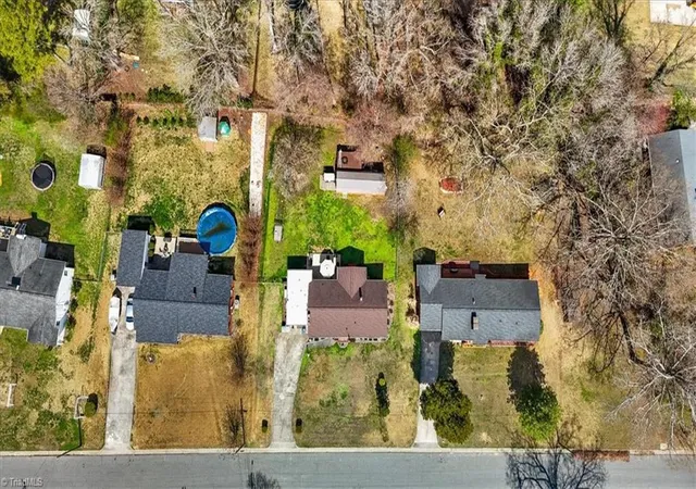 Photo 3 of Single family home for sale at 1025 Parkview St, Asheboro, NC 27203 | MLS# 1212158 | Listing updated on 2026-08-30
