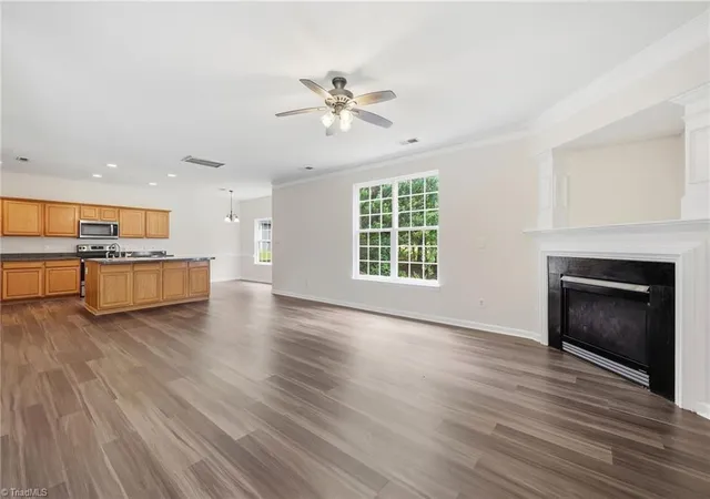 Photo 4 of Sale Pending at 2211 Rindle Dr, High Point, NC 27262 | MLS# 1227393 | Listing updated on 2026-09-04