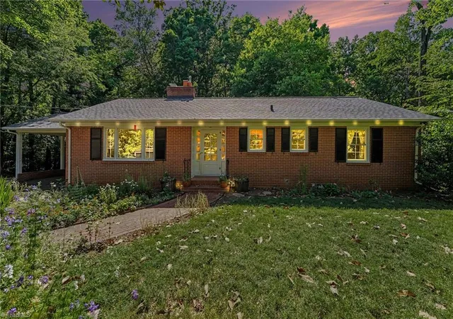 3rd image of 3901 Woodview Dr, Winston Salem, NC 27106 | MLS# 1224623
