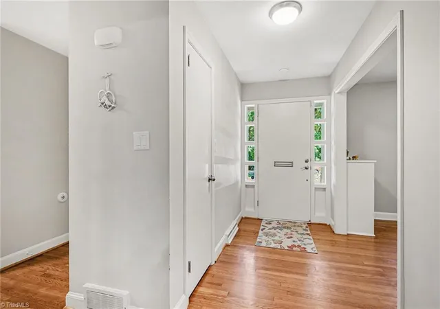 4th image of 3901 Woodview Dr, Winston Salem, NC 27106 | MLS# 1224623