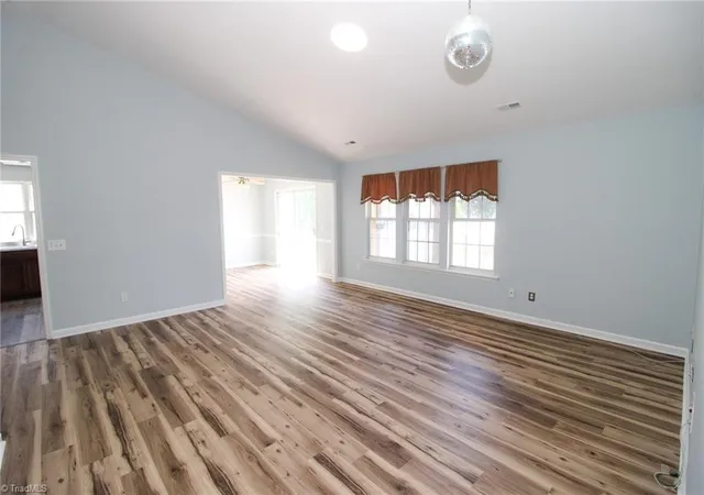 4th image of 3803 Abbeywood Dr, Jamestown, NC 27282 | MLS# 1222600