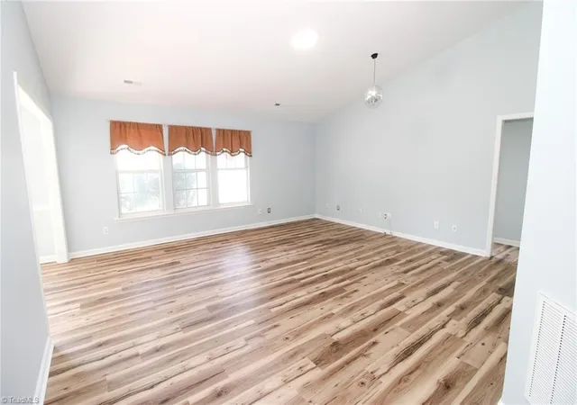 5th image of 3803 Abbeywood Dr, Jamestown, NC 27282 | MLS# 1222600
