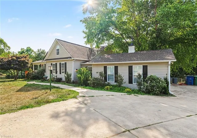 Photo 3 of Single family home for sale at 3750 Nc Hwy 150, Reidsville, NC 27320 | MLS# 1224500 | Listing updated on 2026-09-20