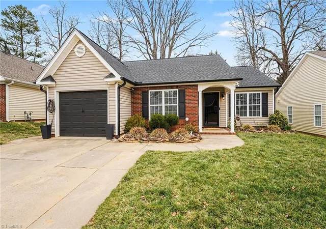 3rd image of 1821 Pope Hill Ct, Kernersville, NC 27284 | MLS# 1218390