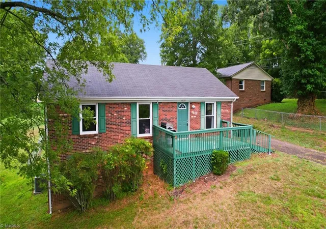 Homes for sale in North Wilkesboro, NC | 3020 Pearson St, North Wilkesboro, NC 28659 | MLS# 1227420