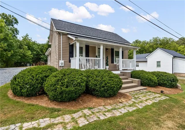 Homes for sale in Randleman, NC | 117 Sunset Ave, Randleman, NC 27317 | MLS# 1224840