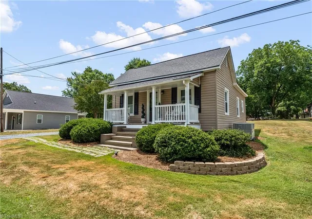 Homes for sale in Randleman, NC | 117 Sunset Ave, Randleman, NC 27317 | MLS# 1224840