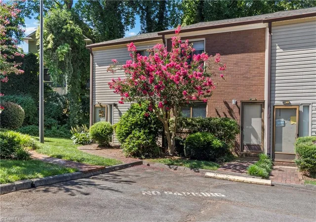 1st image of 165 Forest View Dr, Winston Salem, NC 27104 | MLS# 1229588