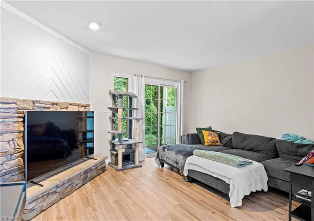 2nd image of 165 Forest View Dr, Winston Salem, NC 27104 | MLS# 1229588
