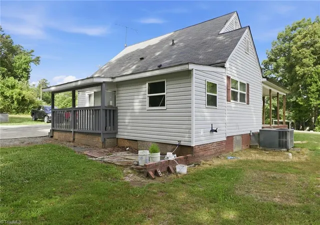 Homes for sale in Randleman, NC | 2816 Old Liberty Rd, Randleman, NC 27317 | MLS# 1224833