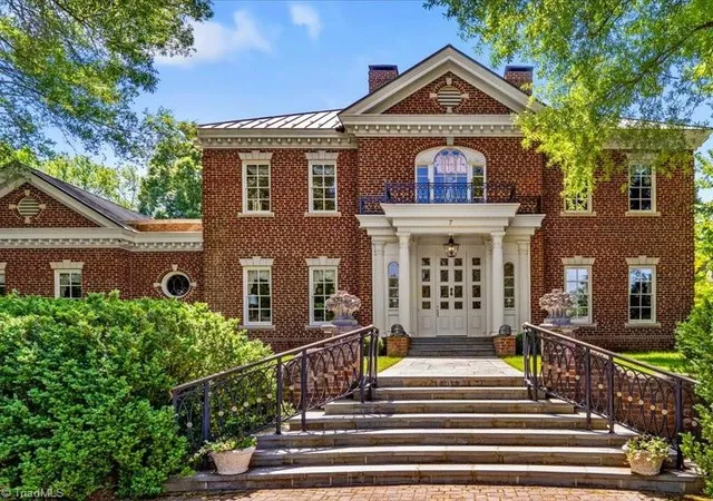 2nd image of 7 Clubview Ct, Greensboro, NC 27410 | MLS# 1225188