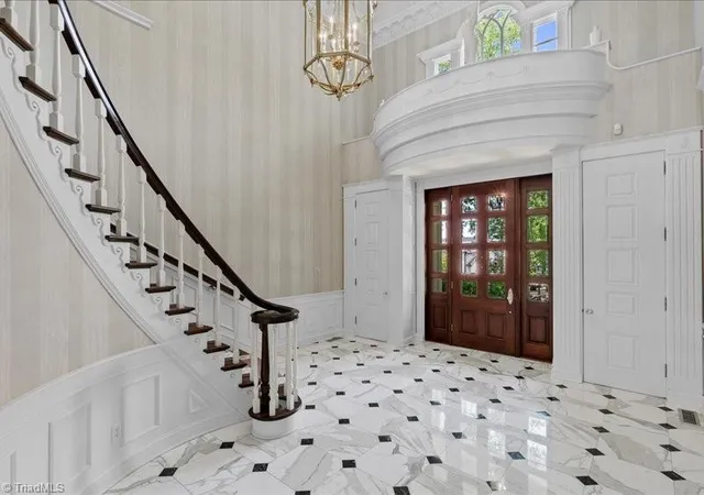5th image of 7 Clubview Ct, Greensboro, NC 27410 | MLS# 1225188