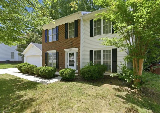 3rd image of 4002 Auburn Hills Dr, Greensboro, NC 27407 | MLS# 1226164
