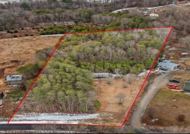 Photo 10 of Sale Pending at 318 Wayne Marshall Rd, Elkin, NC 28621 | MLS# 1225778 | Listing updated on 2026-08-15