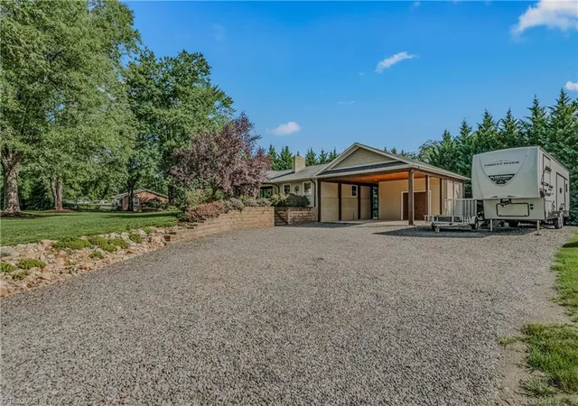 5th image of 1388 Pipers Gap Rd, Mount Airy, NC 27030 | MLS# 1228057